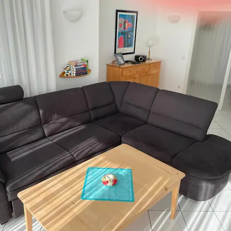 Lina Mit Balkon 아파트 젤핀