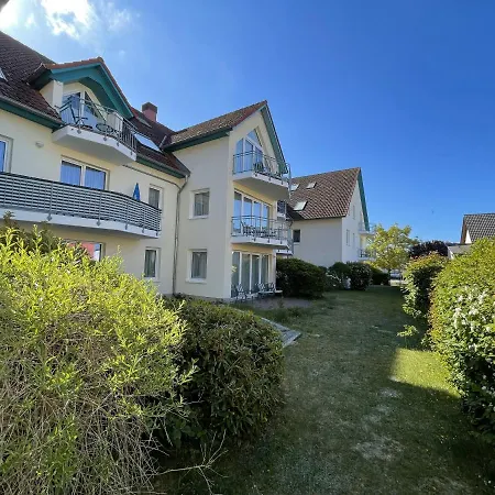 Lina Mit Balkon * צמפין